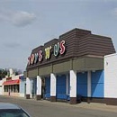 Toys-R-Us Plaza